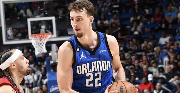  鹈鹕麦科勒姆三分11中7轰赛季新高  